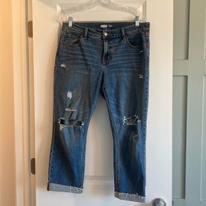 Mid rise boyfriend capri length jeans